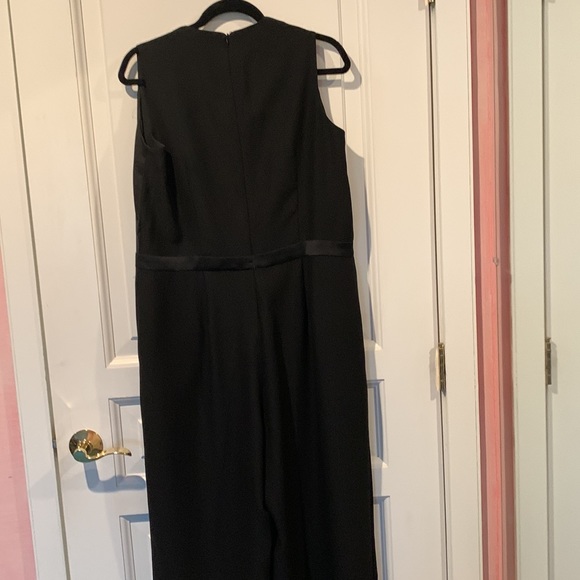 Banana Republic Black Tuxedo style jumpsuit size 14 - Picture 4 of 6